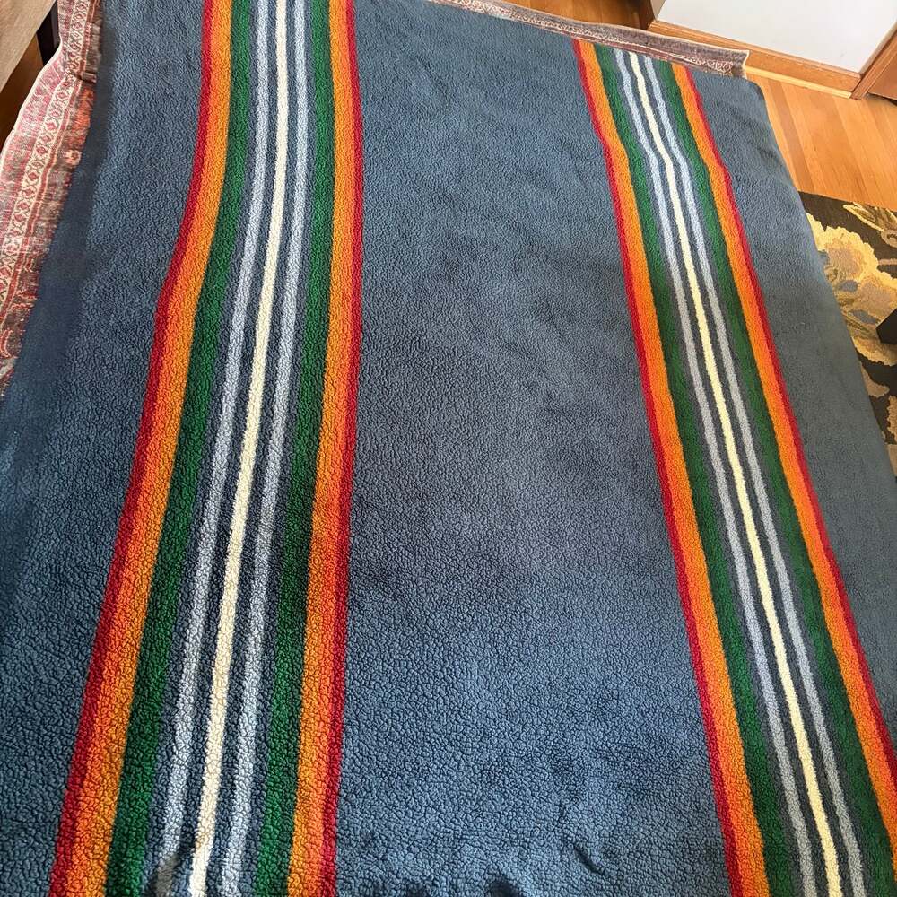 Pendleton Sherpa Fleece King Blanket Blue Grand Canyon Serape Stripe 91x112